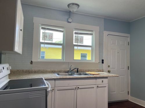 1109 Colonial Rd, Fort Pierce FL 34950-5068 exterior