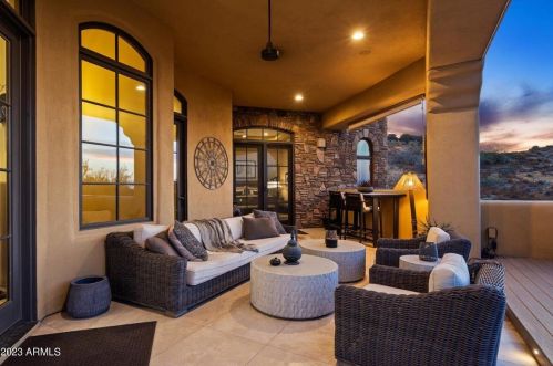 8038 38th Pl, Phoenix AZ  85042-9621 exterior