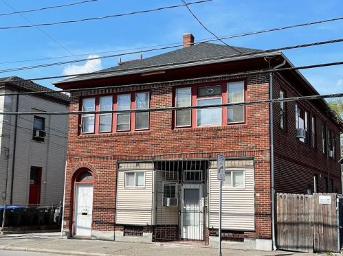 481 Hartford Ave, Providence, RI 02909-5132