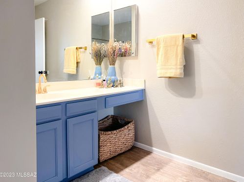 5694 Camino De La Noche, Tucson AZ  85718-4421 exterior