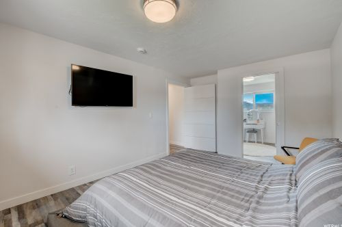 318 David Cir, Sandy UT 84070 exterior