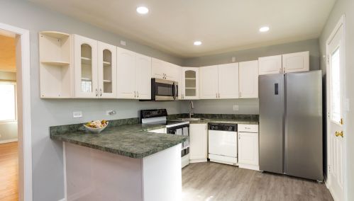 1901 Sunnyside Ave, Chicago IL 60630-3923 exterior