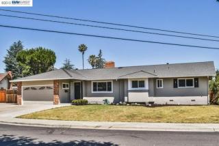 2655 Blarney Ct, Concord, CA 94518-2726