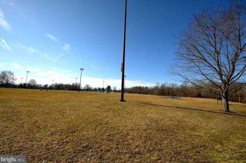 25 Jasmine Ct, Trenton NJ 08648-4808 exterior