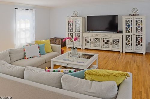 12 Edgewood Dr, Rockaway NJ 07866-1638 exterior