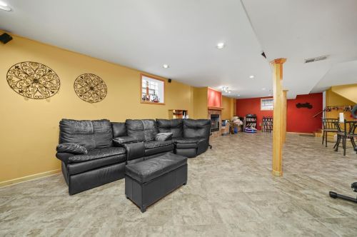 6129 Mcvicker Ave, Chicago IL 60638-4325 exterior