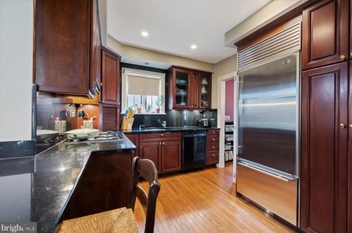 17 Morningside Dr, Trenton NJ 08618-4914 exterior