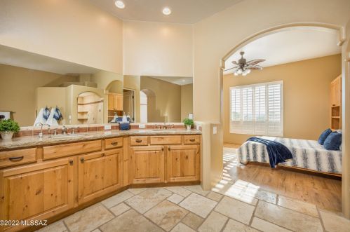 2240 Lone Star Pl, Tucson AZ  85713-6732 exterior