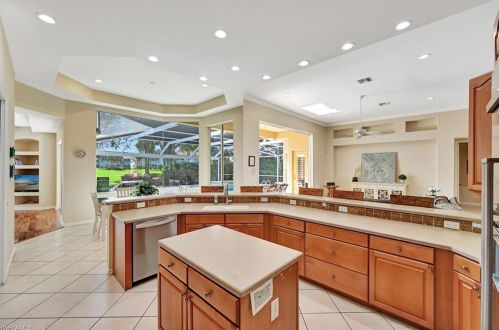 1690 Manchester Ct, Naples FL 34109-0429 exterior