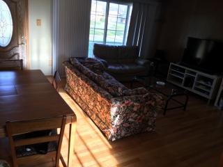 26795 Constance St, Dearborn Heights, MI 48127-1010