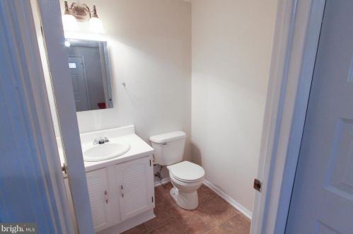 7800 Havenside Ter, Rockville MD 20855-2261 exterior