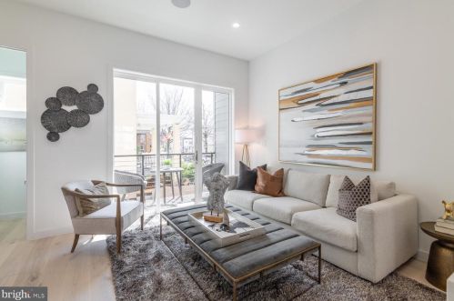 150 S St, Washington DC  20001-1130 exterior