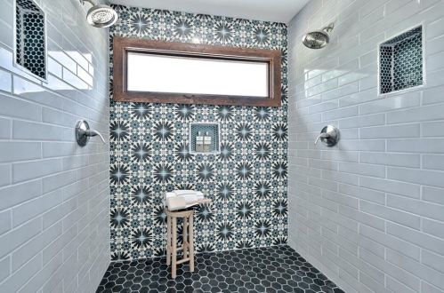 1477 Mercer Ave, Atlanta GA  30337-1515 exterior