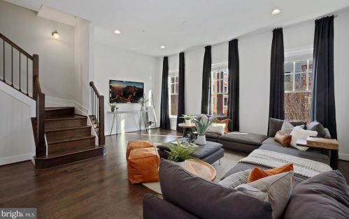 724 Diamond Ave, Alexandria VA 22301-1748 exterior