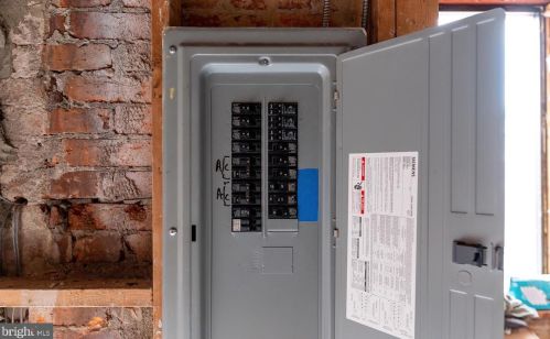 1709 Capitol St, Washington DC 20002-1015 exterior