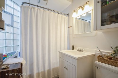 2340 Cullom Ave, Chicago IL 60634-1620 exterior