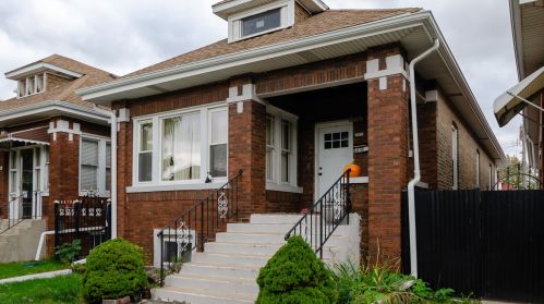 6030 Mozart St, Chicago, IL 60629-2217