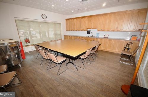 5 Meadowwood Ct, Columbus NJ 08022-1026 exterior