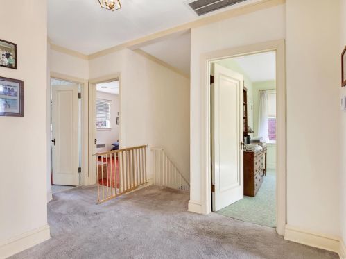 7442 Cromwell Dr, Saint Louis MO 63105-2919 exterior