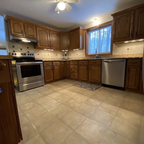 14 Brookwood Dr, Concord NH 03301-1800 exterior