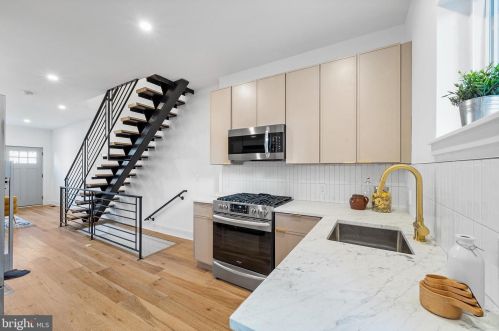 2008 16 St, Philadelphia PA 19121-2339 exterior