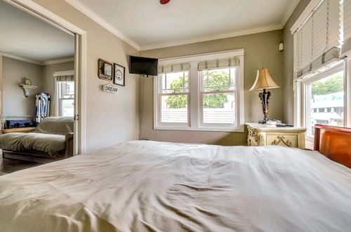 307 Capitola Ave, Capitola CA 95010-2845 exterior