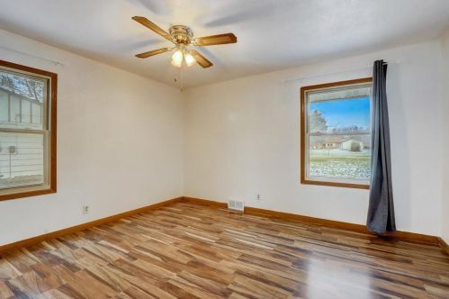 5241 Tuckaway Dr, Milwaukee WI 53221-3745 exterior