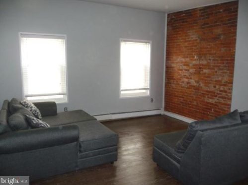 324 18 St, Philadelphia PA 19140-1014 exterior