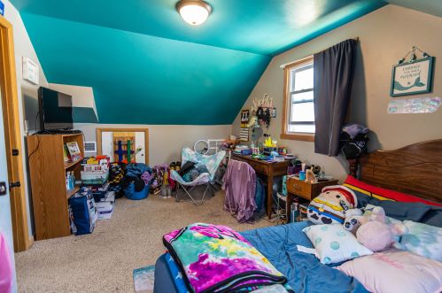 6613 Dodge Pl, Milwaukee WI  53220-1329 exterior