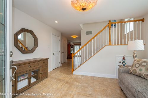 311 20th St, Brigantine City, NJ 08203-2033