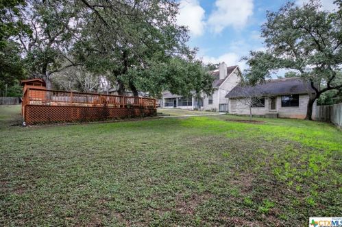 9335 Gloxinia Dr, San Antonio TX 78266-2530 exterior