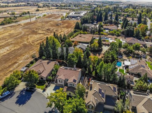 3227 Montrose Way, Folsom CA  95762-9682 exterior