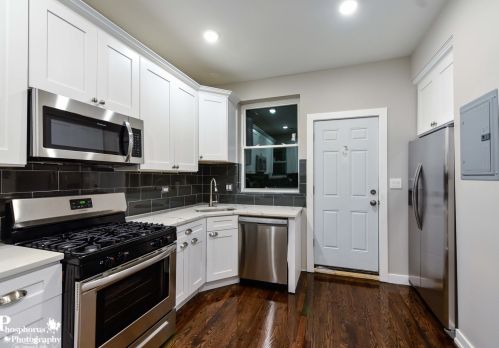 6229 Eberhart Ave, Chicago IL 60637-3318 exterior