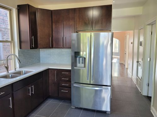 735 Ridgeway Ave, Chicago IL 60618-1010 exterior