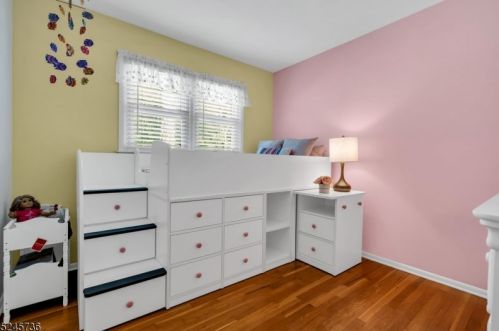 1395 Croyden Rd, Bridgewater NJ 08807-1310 exterior