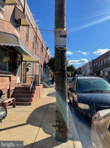 2437 11 St, Philadelphia PA 19123-1135 exterior