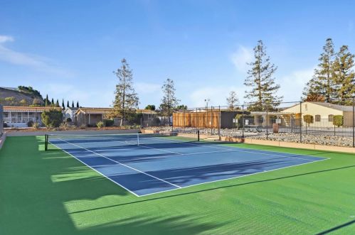 451 Chateau La Salle Dr, San Jose CA  95111-3038 exterior