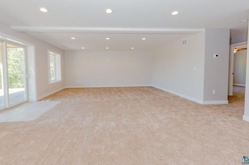 3428 Medin Rd, Duluth MN 55804-2673 exterior