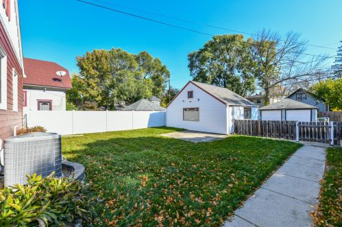 5518 40, Milwaukee WI 53209-4620 exterior