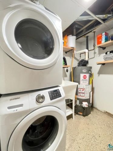 1215 Joshua Ave, Duluth MN 55811-4559 exterior