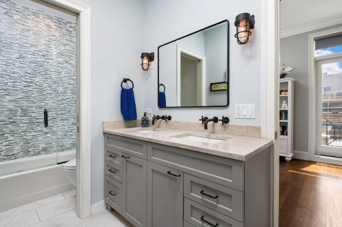 1119 Drummond Pl, Chicago IL 60614-1354 exterior