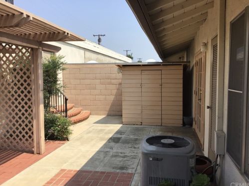 13902 Yorba St, Tustin CA  92780-1840 exterior