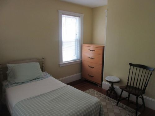 1090 Plainfield St, Providence RI 02909-4630 exterior