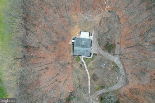 124 Bollinger Rd, Littlestown PA 17340-9119 exterior