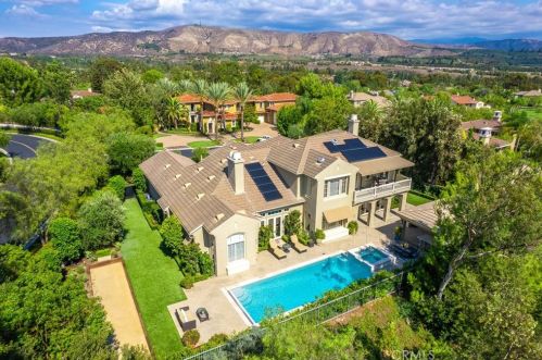 2440 Bronzewood Dr, Tustin CA  92782-4321 exterior