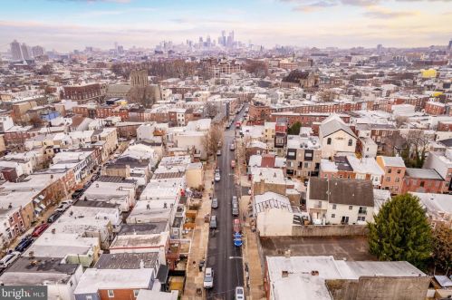 2233 Cedar St, Philadelphia PA  19125-2909 exterior