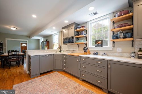 329 Clifford Ave, Alexandria VA 22305-2709 exterior