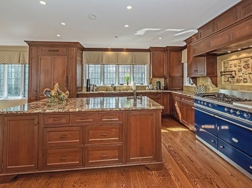 1100 Shady Ave, Pittsburgh PA  15232-2810 exterior