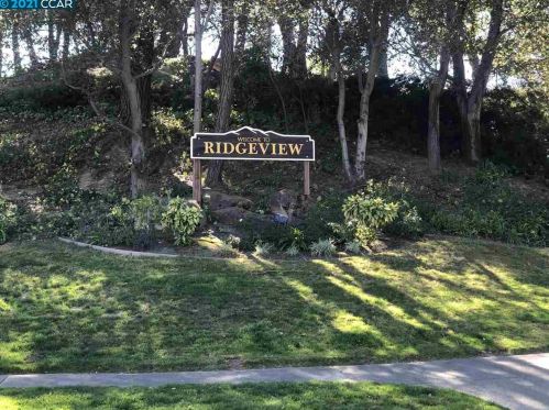 397 Ridgeview Dr, Concord CA 94523-1026 exterior
