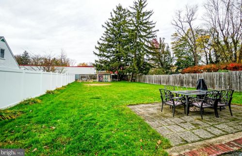 234 Fenwood Ave, Trenton NJ 08619-2570 exterior